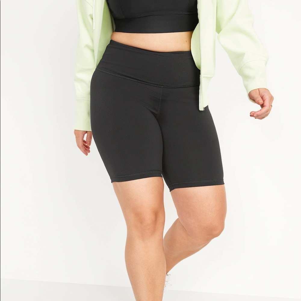 Old Navy Active Go Dry Mid-Rise Biker Shorts